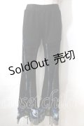Qutie Frash / 編み上げ裾和柄ブーツカットパンツ  黒×青 Y-25-06-26-162-QU-PA-SZ-ZY