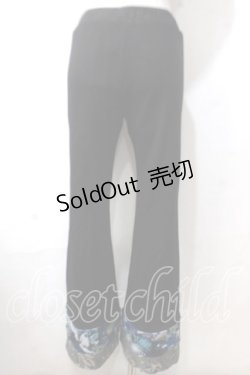 画像2: Qutie Frash / 編み上げ裾和柄ブーツカットパンツ  黒×青 Y-25-06-26-162-QU-PA-SZ-ZY