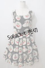 Leur Getter / フルーツプレートノスリーブワンピース  黒 Y-25-06-26-041-LU-OP-AS-ZY