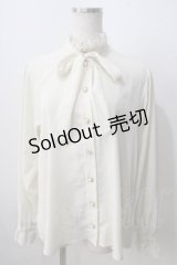 Physical Drop / スタンドカラーハートボタンブラウス  生成 Y-25-06-28-065-LO-BL-SZ-ZY