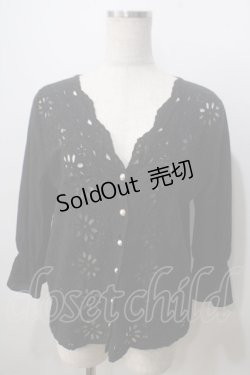 画像1: axes femme / スカラップ刺繍プルブラウス  黒 Y-25-06-28-075-AX-BL-SZ-ZI