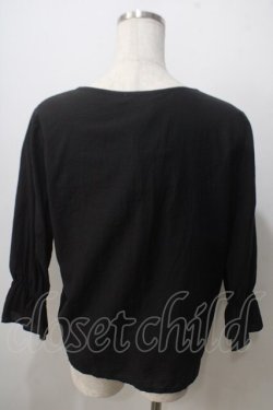 画像2: axes femme / スカラップ刺繍プルブラウス  黒 Y-25-06-28-075-AX-BL-SZ-ZY