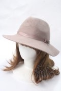axes femme / 釦使いフェルト中折れハット  ベージュ Y-25-06-28-032-AX-AC-SZ-ZY