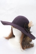 axes femme / ブローチ付きフェルトハット  パープル Y-25-06-28-033-AX-AC-SZ-ZY