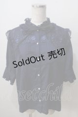 axes femme / チュールレース使いブラウス  紺 Y-25-07-01-053-AX-BL-SZ-ZY