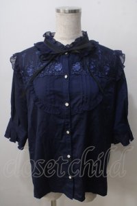 axes femme / チュールレース使いブラウス  紺 Y-25-07-01-053-AX-BL-SZ-ZY