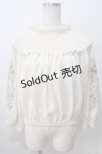 axes femme NOSTALGIE / 袖刺繍入りブラウス  生成 Y-25-07-01-064-AX-BL-SZ-ZI