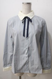 F i.n.t / タイ付きマルチストライプクレリックシャツ F グレー×ネイビー Y-25-07-01-070-CA-BL-SZ-ZY