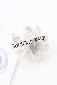 Hoshibako Works / 小夜百合リング  白 Y-25-07-01-002-LO-AC-SZ-ZY