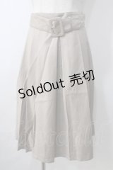 F i.n.t / 太ベルト付きレトロプリーツスカート F ベージュ Y-25-07-01-114-CA-SK-SZ-ZI