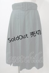F i.n.t / 太ベルト付きレトロプリーツスカート F グリーン Y-25-07-01-116-CA-SK-SZ-ZT454