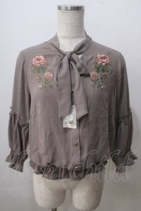 axes femme / バラ刺繍タイ付きブラウス M モカ Y-25-07-03-021-AX-BL-SZ-ZY
