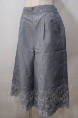 画像3: axes femme / ストライプ刺繍入りセットアップ M グレー Y-25-07-03-044-AX-OP-SZ-ZI (3)