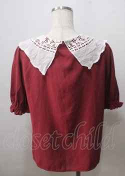 画像2: axes femme / バラ刺繍襟ブラウス  赤 Y-25-07-06-021-AX-BL-SZ-ZY