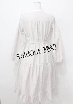 画像2: axes femme POETIQUE / ブロッキングベリー刺繍ワンピース  ベージュ Y-25-07-06-041-AX-OP-SZ-ZI