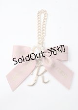 Maison de FLEUR / EC限定 イニシャルリボンパールチャーム F R Y-25-07-08-025-LO-ZA-SZ-ZT168-F002