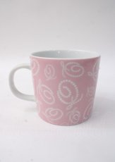 画像2: Q-pot. / QQQ(サンキュー)デザインの限定マグカップ/ノベルティー  ピンク Y-25-07-11-099-QP-ZA-SZ-ZT-W001 (2)