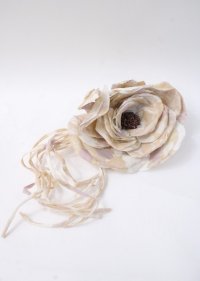 INGEBORG / G葉柄フラワーコサージュ  ベージュ Y-25-07-11-100-LO-ZA-AS-ZY