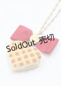 Q-pot. / バターミルクワッフルネックレス  アカ Y-25-07-11-018-QP-AC-AS-ZY
