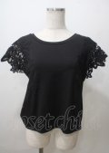 axes femme / 肩フラワーレースシャツ  黒 Y-25-07-12-050-AX-TO-SZ-ZY