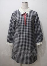 画像1: F i.n.t / クレリックチェックワンピース/ハローキティ F 紺 Y-25-07-12-063-CA-OP-SZ-ZT326 (1)