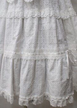画像4: BABY,THE STARS SHINE BRIGHT / Innocent Ribbon Lace シャーリングジャンパースカート  白 Y-25-07-12-068-BA-OP-SZ-ZY