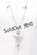 axes femme / 3連蝶モチーフネックレス  アンティークゴールド Y-25-07-14-004-AX-AC-SZ-ZY