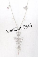 axes femme / 3連蝶モチーフネックレス  アンティークゴールド Y-25-07-14-004-AX-AC-SZ-ZY