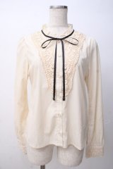 axes femme / リボン付きレース使いブラウス M 生成り Y-25-07-14-050-AX-BL-SZ-ZY