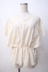 axes femme / 総刺繍Vネックブラウス M 生成り Y-25-07-14-051-AX-BL-SZ-ZY