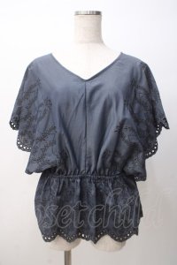 axes femme / 総刺繍Vネックブラウス M 紺 Y-25-07-14-057-AX-BL-SZ-ZY