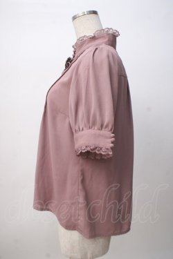 画像2: axes femme / カメオブローチスタンドネック半袖ブラウス M ピンク Y-25-07-14-071-AX-BL-SZ-ZY
