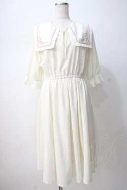 画像1: axes femme / 刺繍入セーラー襟ワンピース F 生成り Y-25-07-14-096-AX-OP-SZ-ZY