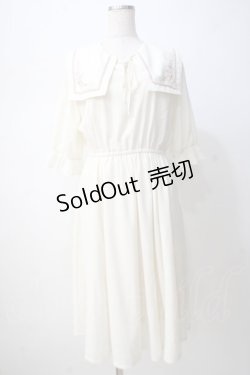 画像1: axes femme / 刺繍入セーラー襟ワンピース F 生成り Y-25-07-14-096-AX-OP-SZ-ZY