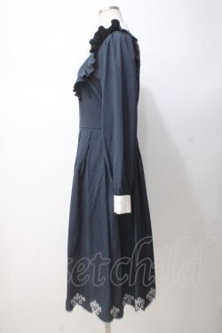 画像2: axes femme / スカラップ刺繍バイカラーワンピース F 紺 Y-25-07-14-107-AX-OP-SZ-ZY