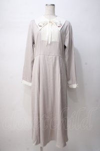 axes femme / ストロベリー刺繍ワンピース F クリーム Y-25-07-14-108-AX-OP-SZ-ZY