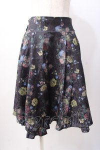 axes femme kawaii / クラシックブーケ柄スカート  黒 Y-25-07-16-064-AX-SK-SZ-ZY
