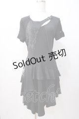 Ozz Croce / 龍刺繍入りアシメワンピース  黒 Y-25-07-16-078-OO-OP-SZ-ZY