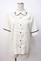 axes femme POETIQUE / フラワー刺繍襟半袖ブラウス  生成り Y-25-07-16-013-AX-BL-SZ-ZY