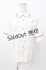 axes femme POETIQUE / フラワー刺繍襟半袖ブラウス  生成り Y-25-07-16-013-AX-BL-SZ-ZY