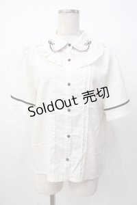 axes femme POETIQUE / フラワー刺繍襟半袖ブラウス  生成り Y-25-07-16-013-AX-BL-SZ-ZY