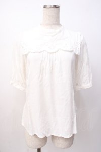 Fi.n.t / カットワーク刺繍クロスヨークブラウス  白 Y-25-07-16-014-CA-BL-SZ-ZY