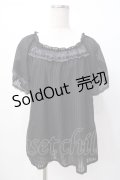 axes femme / Backデザイン半袖ブラウス  黒 Y-25-07-16-022-AX-BL-SZ-ZY