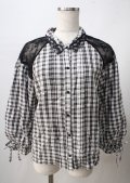axes femme POETIQUE / 肩レースデザインパフ袖ブラウス  黒 Y-25-07-18-061-AX-TO-SZ-ZY