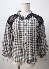 axes femme POETIQUE / 肩レースデザインパフ袖ブラウス  黒 Y-25-07-18-061-AX-TO-SZ-ZY