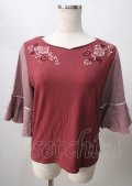 axes femme / 鍵×本刺繍チューリップ袖プルオーバー  赤 Y-25-07-18-069-AX-TO-SZ-ZY