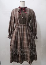 axes femme / プリーツ切替チェック柄ワンピース  ブラウン Y-25-07-18-093-AX-OP-SZ-ZI