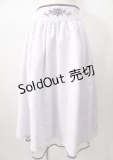 axes femme POETIQUE / 刺繍使いバッスルスカート  ラベンダー Y-25-07-18-144-AX-SK-SZ-ZI