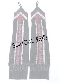 Ozz On / 刺繍入りアームカバー  黒 Y-25-07-18-019-OO-ZA-SZ-ZT0825Y