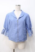 axes femme / スカラップ刺繍袖ブルゾン  サックス Y-25-07-21-032-AX-TO-SZ-ZY